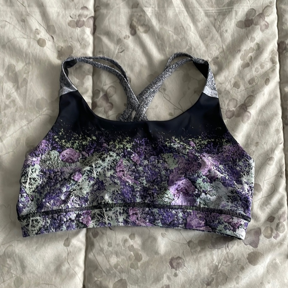 Lululemon sports bra